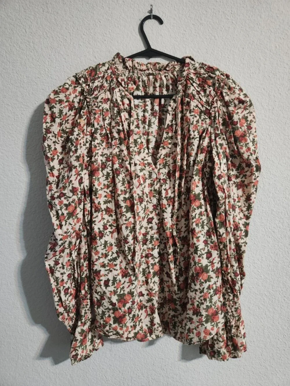 Free People “Meant to Be” Floral Blouse Puff sleeves Cream Red Floral print XS